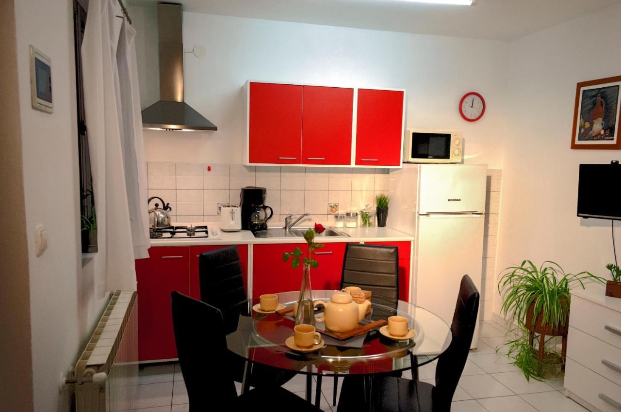 Rosa 1 Apartment
